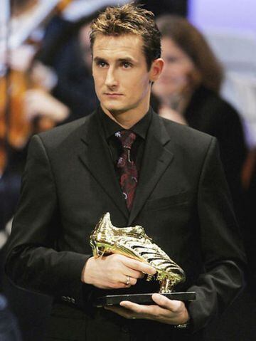 Con cinco anotaciones portando los colores del combinado germano, Miroslav Klose también se hizo acreedor a este galardón.