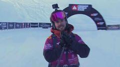 El esquiador Aymar Navarro hace el gesto con las manos de pedir perd&oacute;n tras caer en el intento de su l&iacute;nea en el Baciver, en Baqueira Beret (Val d&#039;Aran, Espa&ntilde;a) durante la celebraci&oacute;n del Freeride World Tour. 