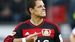 Bayer Leverkusen&#039;s Chicharito (R) celebrates after scoring a goal against FC Cologne during their Bundesliga first division soccer match in Leverkusen, Germany November 7, 2015. REUTERS/Ralph Orlowski   DFL RULES TO LIMIT THE ONLINE USAGE DURING MATCH TIME TO 15 PICTURES PER GAME. IMAGE SEQUENCES TO SIMULATE VIDEO IS NOT ALLOWED AT ANY TIME. FOR FURTHER QUERIES PLEASE CONTACT DFL DIRECTLY AT + 49 69 650050.  