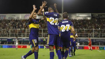 Villa cierra la goleada de Boca, que sigue en pelea por el título