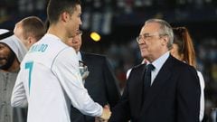 Cristiano y Florentino P&eacute;rez se saludaron en la entrega de trofeos, pero el encuentro fue fr&iacute;o.