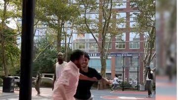 El video viral de Adam Sandler jugando baloncesto en las calles