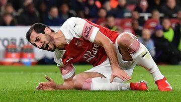 Mkhitaryan out for six weeks with fractured metatarsal