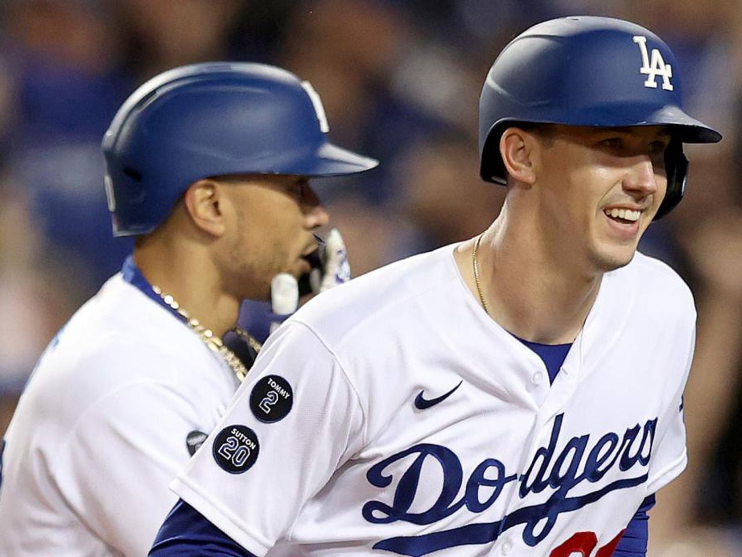 Dodgers Keep Playoff Hope Alive With 7-2 Victory Over Giants