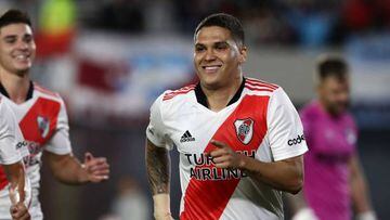 River Plate's Colombian midfielder Juan Fernando Quintero celebrates after scoring the team's third goal against Argentinos Juniors during their Argentine Professional Football League match at Monumental stadium in Buenos Aires, on April 10, 2022. (Photo by ALEJANDRO PAGNI / AFP) (Photo by ALEJANDRO PAGNI/AFP via Getty Images)