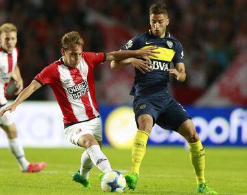 Bentancur made his Boca debut in January 2015 in a friendly against Vélez Sarfield and spent three seasons at La Bombonera.