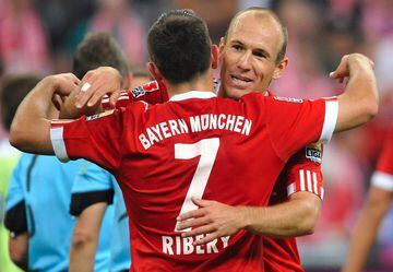 En verano de 2009, Ribery anunció a su llegada a la pretemporada su intención de abandonar el FC Bayern, que no creía en el proyecto que iban a formar con Louis Van Gaal. Estuvo ejercitándose en solitario y finalmente el jugador reculó y continuó en el club bávaro y convencido para la causa de Van Gaal que fichó a varios futbolistas que convencieron al galo y sobretodo con Arjen Robben como nuevo compañero para que ambos ocuparan los extremos para el ataque muniqués.