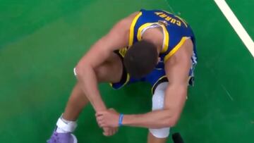 Stephen Curry justo antes del pitido final por el título