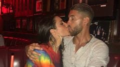 Sergio Ramos y Pilar Rubio besándose durante sus vacaciones de verano 2017
