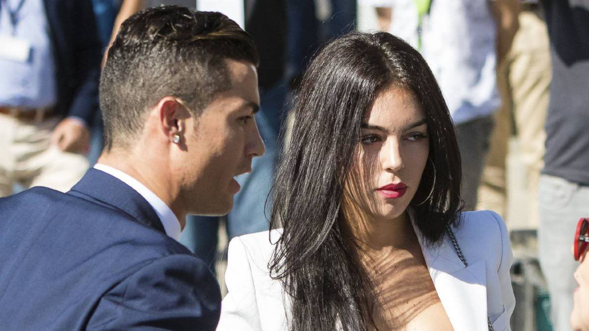 La novia de Cristiano Ronaldo deja su trabajo y será modelo - Tikitakas