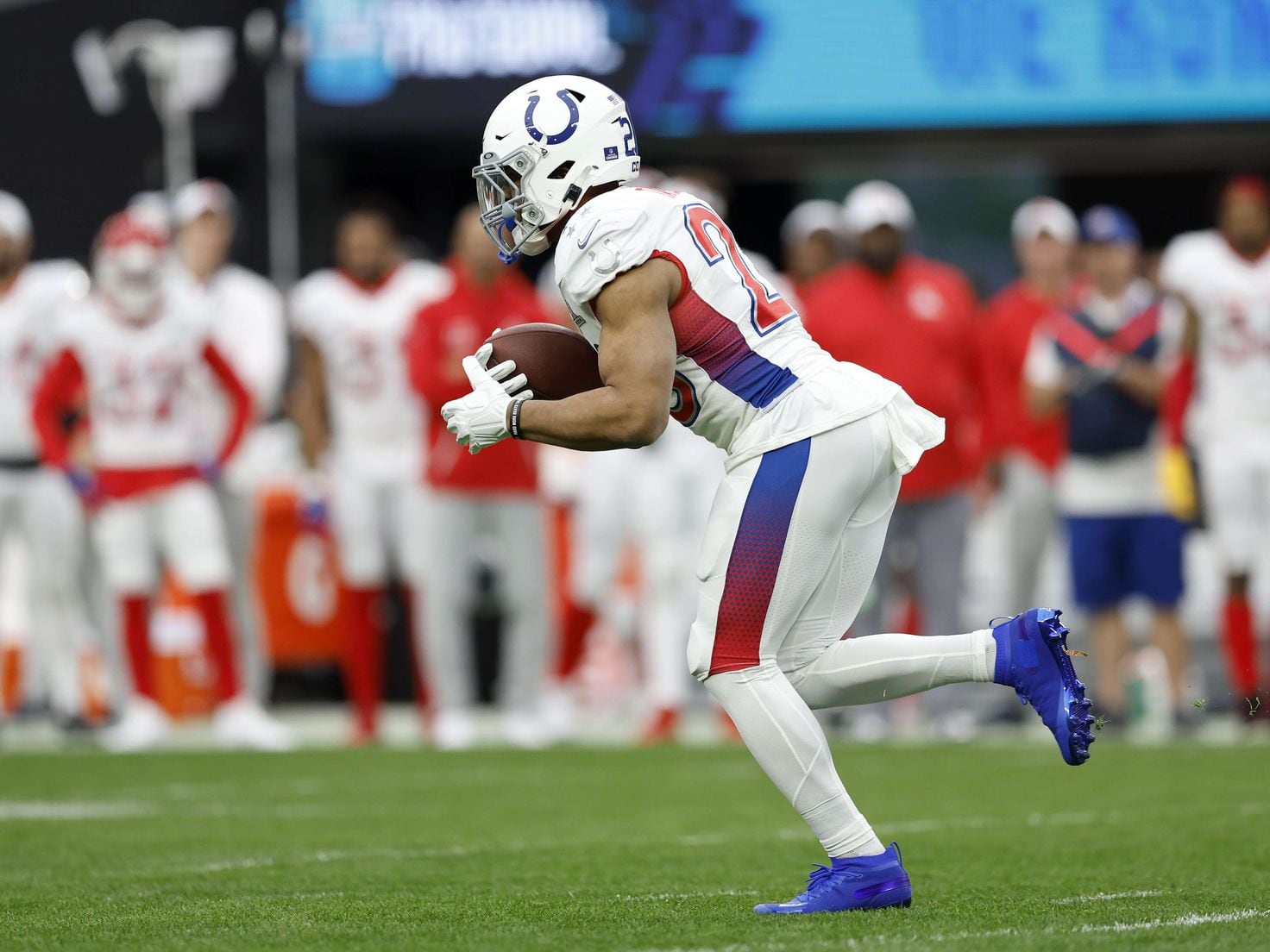 Colts, Jonathan Taylor run over Patriots