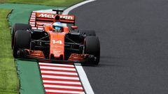 Fernando Alonso con el McLaren en Suzuka.
