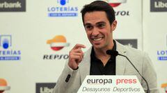 Alberto Contador habla durante la celebraci&oacute;n de los Desayunos Deportivos de Europa Press.
