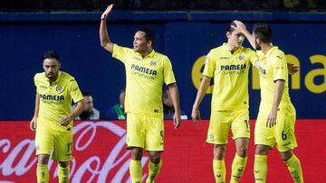 Los jugadores del Villarreal celebrando el gol de Enes Unal tras pase de Carlos Bacca en el empate ante Deportivo La Coru&ntilde;a por Liga Espa&ntilde;ola
