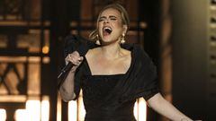 En uno de sus shows de sus residencia en Las Vegas, Adele reveló sus planes para asistir al Super Bowl LVII. La cantante reveló que solo irá por Rihanna.
