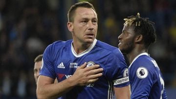 Britain Football Soccer - Chelsea v Watford - Premier League - Stamford Bridge - 15/5/17 Chelsea&#039;s John Terry is emotional as he celebrates scoring their first goal with team mates  Reuters / Hannah McKay Livepic EDITORIAL USE ONLY. No use with unaut