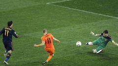 La atajada de Casillas a Robben que valió un Mundial