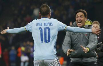 Iago Aspas celebrates his goal with Celta Vigo coach Eduardo Berizzo.