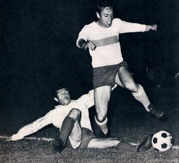 Alberto Tito Fouillioux, mundialista en el '62, celebró 10 goles con Católica en la Copa Libertadores.
