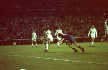 La primera gran goleada del Barcelona en el Bernabéu llegó un 17 de febrero de 1974.