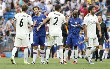 Real Madrid and Chelsea legends play out classic at Bernabéu