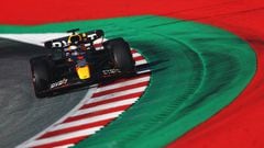 SPIELBERG, AUSTRIA - JULY 08: Max Verstappen of the Netherlands driving the (1) Oracle Red Bull Racing RB18 on track during qualifying ahead of the F1 Grand Prix of Austria at Red Bull Ring on July 08, 2022 in Spielberg, Austria. (Photo by Clive Rose/Getty Images)