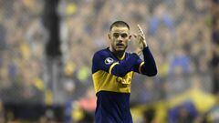 Argentina&#039;s Boca Juniors midfielder Uruguayan Nahitan Nandez acknowledges the crowd during his last match with the team during the Copa Libertadores sixteen round second leg football match against Brazil&#039;s Athletico Paranaense at the &quot;Bombonera&quot; stadium in Buenos Aires, Argentina, on July 31, 2019. (Photo by JUAN MABROMATA / AFP)