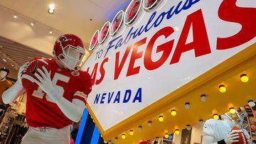 FILE PHOTO: A retail store selling Super Bowl XVIII souvenirs shows off a display of mannequins representing quarterbacks of both teams in Las Vegas, Nevada, U.S., February 8, 2024.  REUTERS/Mike Blake/File Photo