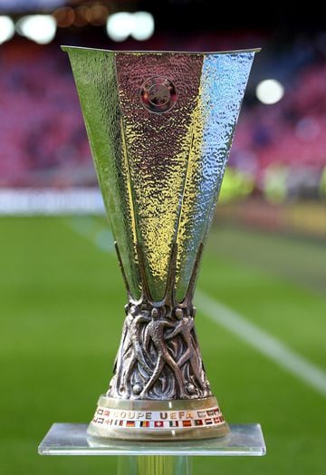 El galardón al campeón de la UEFA Europa League se tendría que haber entregado el 27 de mayo en el Gdansk Stadium de Gdansk de Polonia.