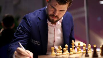 KATWIJK AAN ZEE, NETHERLANDS - JANUARY 16:  Magnus Carlsen of Norway competes against Daniil Dubov of Russia during the 82nd Tata Steel Chess Tournament held at the home of PSV football club, Philips Stadion on January 16, 2020 in Eindhoven, Netherlands. (Photo by Dean Mouhtaropoulos/Getty Images)
PUBLICADA 21/09/22 NA MA29 4COL
