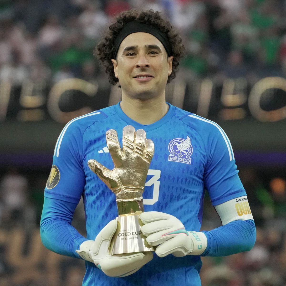 Mexico goalkeeper Guillermo Ochoa breaks record in the 2023 Gold Cup final win over Panama - AS USA