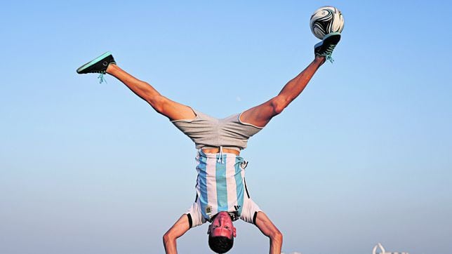 El freestyler Charly Iacono apoya a Argentina en Doha