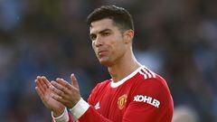 Cristiano Ronaldo asks United to put a price on his departure