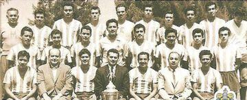 Chivas

⋆ 1960-61
⋆ 1961-62
⋆ 1963-64
⋆ 1964-65
⋆ 1969-70