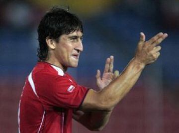 Defendió a la Roja en el Sudamericano Sub 20 del 2009 y fue nominado por Bielsa a una selección Sub 23. Hoy está en Temuco, que acaba de ascender a Primera División.