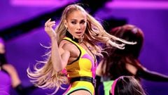 Jennifer Lopez ha hablado sobre la polémica sobre su abstinencia al alcohol y el lanzamiento de su marca de cócteles spritzer.
