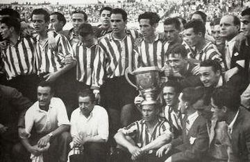 El defensor logró salir campeón de la Copa del Rey y la Liga Española en la temporada 1942-1943 con Athletic Bilbao.