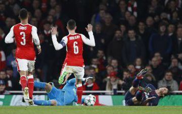 Arsenal empató 2-2 ante PSG y están en la parte alta del Grupo A con 11 unidades. David Ospina jugó todo el partido