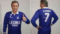 El t&eacute;cnico de Millonarios se puso la camiseta con la que hizo historia como jugador del club azul. 