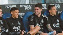 Nahuel Molina y Rodrigo De Paul, del Atlético, bromean en la convocatoria con la Selección Argentina