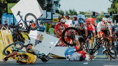 Imagen del accidente de Fabio Jakobsen en la llegada al esprint en la primera etapa de la Vuelta a Polonia 2020.