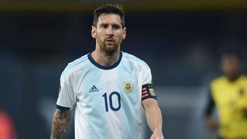 BUENOS AIRES, ARGENTINA - OCTOBER 08: Lionel Messi of Argentina looks on during a match between Argentina and Ecuador as part of South American Qualifiers for Qatar 2022 at Estadio Alberto J. Armando on October 08, 2020 in Buenos Aires, Argentina. (Photo by Marcelo Endelli/Getty Images)