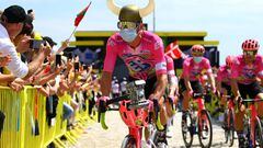 La última etapa del Tour en territorio danés contó con el protagonismo de Rigoberto Urán, quien utilizó un casco y un martillo vikingo.