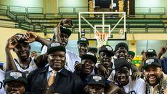 Los jugadores de Sudán del Sur celebran su pase al Mundial de baloncesto 2023.