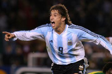 Hernán Crespo (Argentina): 19 goles, en 33 partidos, con un promedio de 0,58.