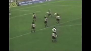 El casi gol de Colo Colo en los 90's que pudo dar la vuelta al mundo: rabona y tijera