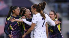LOS ANGELES, CALIFORNIA - MARCH 03: Alex Morgan #7 of United States confronts Maria Usme #11 and Carolina Arias #17 of Columbia during the quarterfinals 2024 Concacaf W Gold Cup at BMO Stadium on March 03, 2024 in Los Angeles, California.   Harry How/Getty Images/AFP (Photo by Harry How / GETTY IMAGES NORTH AMERICA / Getty Images via AFP)