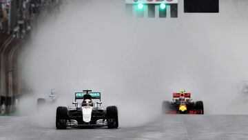 Lewis Hamilton gana en una exhibición de Max Verstappen