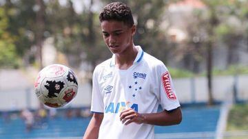 Joao Mendes, con el Cruzeiro cuando tenía 13 años.