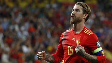 Sergio Ramos celebra su gol a Suecia en el partido que les enfrent&oacute; a Espa&ntilde;a en el Santiago Bernab&eacute;u. 